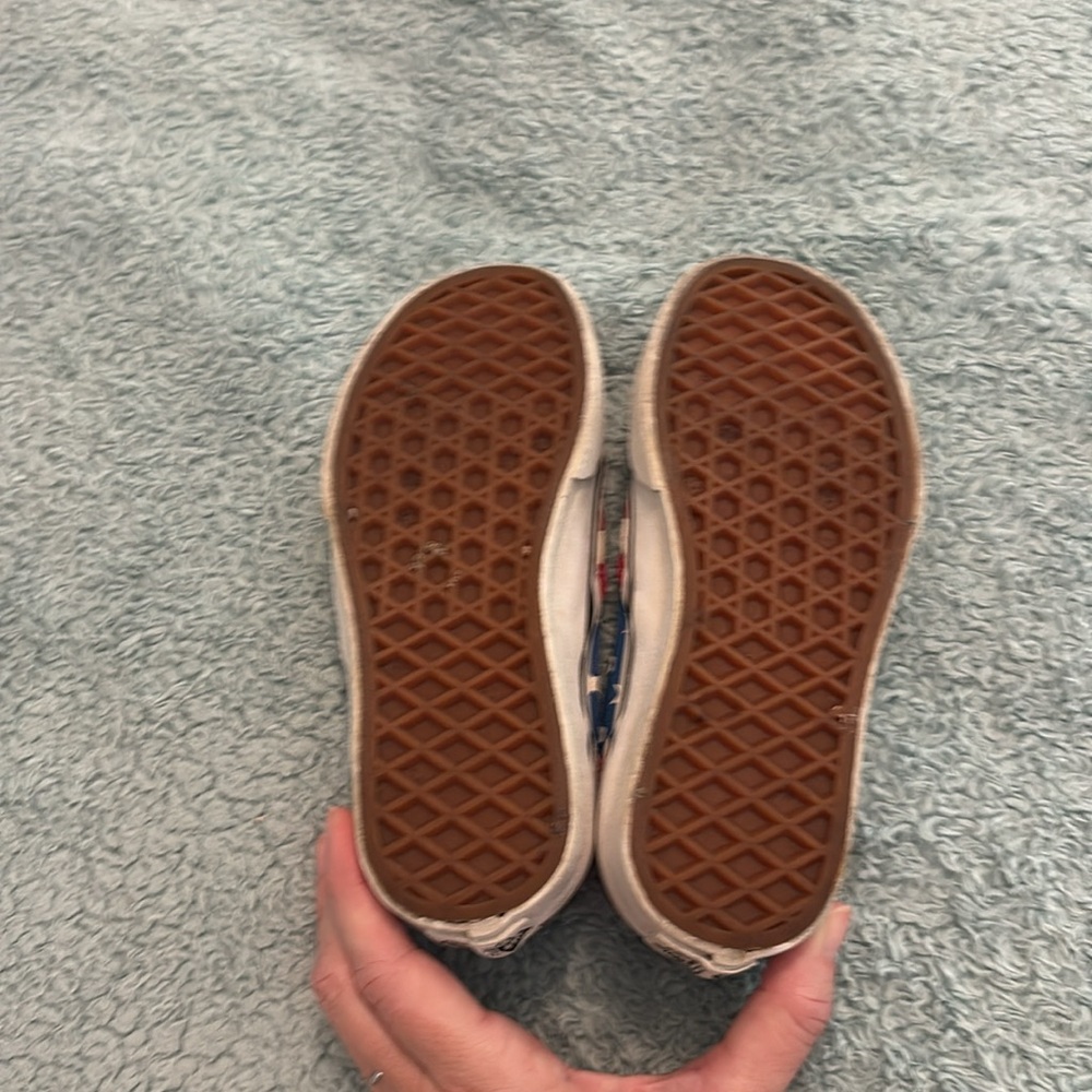 VANS - Picture 2 of 3